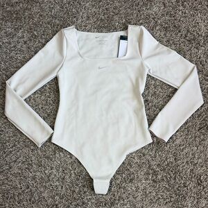 NEW Nike Women's Form Long-Sleeve Bodysuit Beige Size Small HQ8296-104